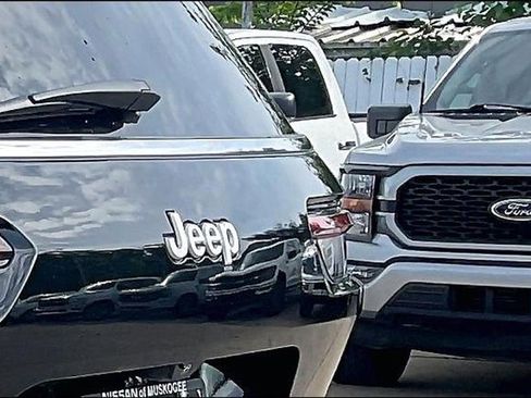 Used 2024 Jeep Grand Cherokee L Limited w/ Luxury Tech Group II AWD/4WD image 4
