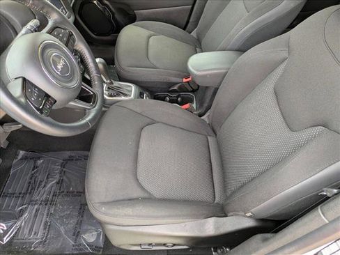 Used 2020 Jeep Renegade Altitude AWD/4WD image 16