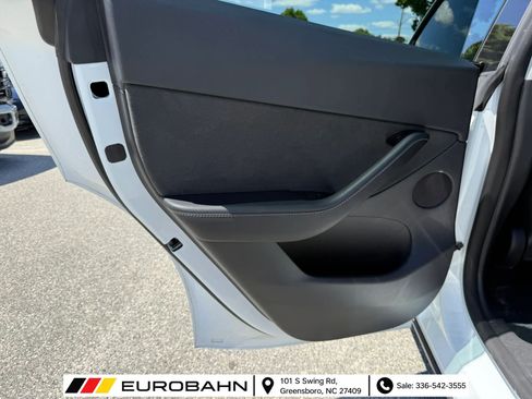 Used 2022 Tesla Model Y Long Range AWD/4WD image 14