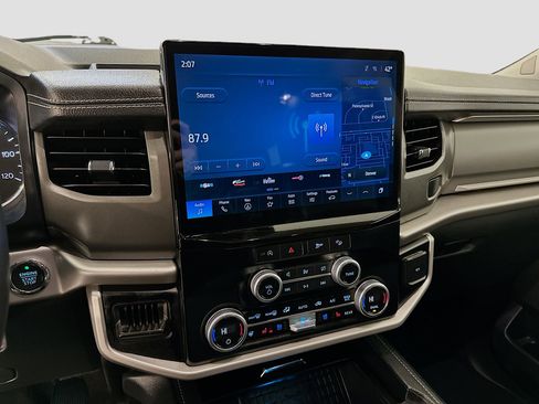 Used 2024 Ford Expedition Max XLT image 26