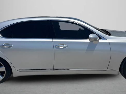 Used 2012 Lexus LS 460 L w/ Luxury Pkg RWD image 28