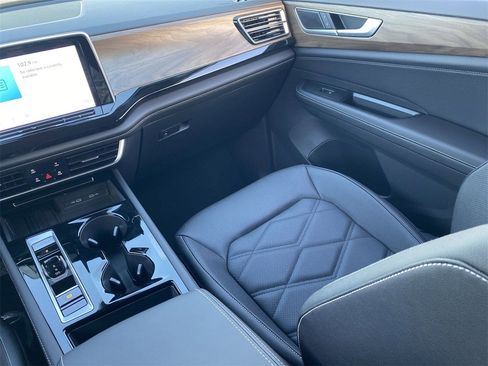 New 2026 Volkswagen Atlas SE image 12