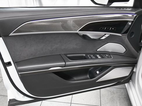 Used 2022 Audi S8 w/ S8 Comfort Plus Package image 9