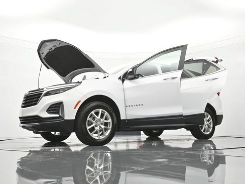 Used 2024 Chevrolet Equinox LT AWD/4WD image 48