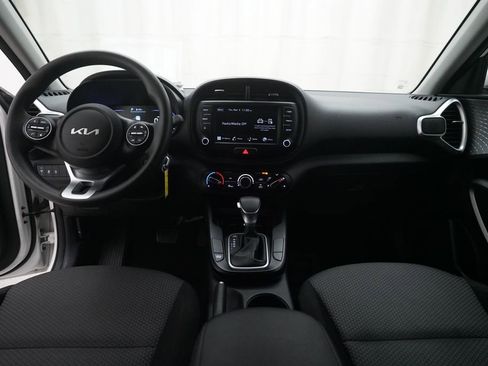 Certified 2023 Kia Soul LX w/ LX Technology Package FWD image 5