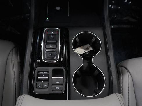 Used 2025 Honda Pilot EX-L image 16