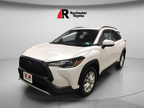 Certified 2023 Toyota Corolla Cross LE w/ Moonroof Package image 10