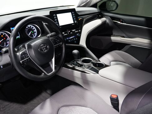 Used 2024 Toyota Camry LE w/ Convenience Package image 11