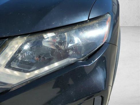 Used 2017 Nissan Rogue S FWD image 9