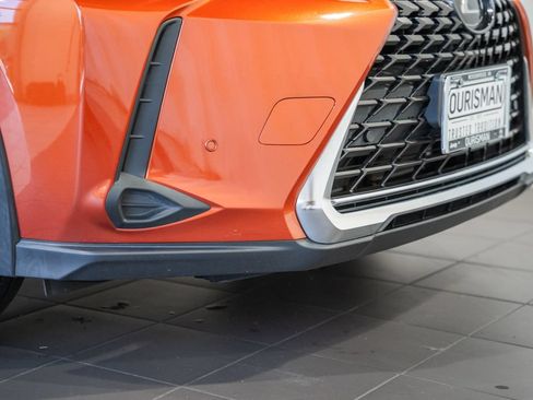 Used 2019 Lexus UX 200 w/ Premium Package FWD image 12