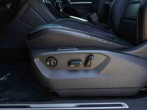 Used 2018 Volkswagen Tiguan SEL Premium FWD image 21