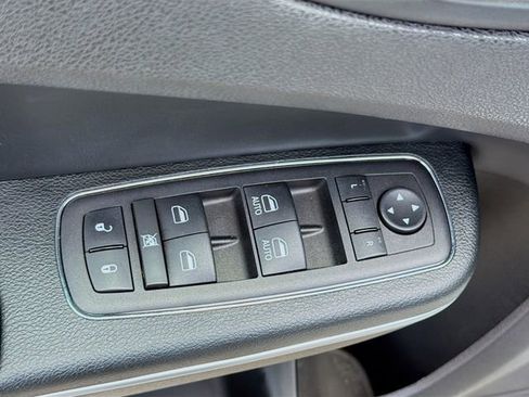 Used 2023 Chrysler 300 Touring w/ Sport Appearance Package RWD image 22
