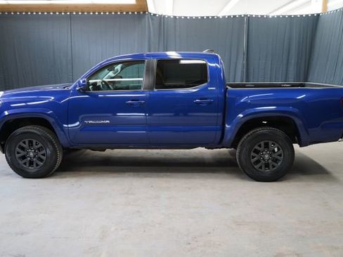 Used 2022 Toyota Tacoma SR5 AWD/4WD image 4