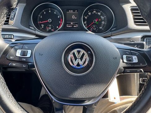 Used 2017 Volkswagen Passat 1.8T R-Line FWD image 18