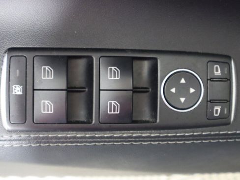 Used 2014 Tesla Model S 60 image 24