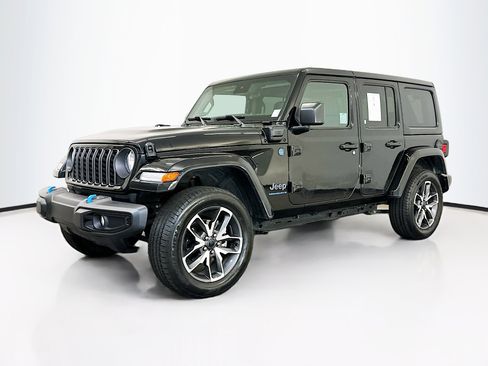 Used 2024 Jeep Wrangler Sport S image 3