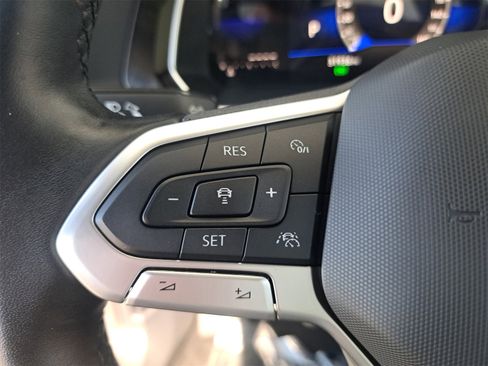 Used 2023 Volkswagen Jetta SE w/ Panoramic Sunroof Package image 16