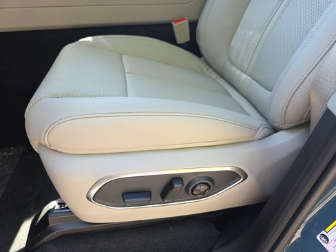 New 2026 Jeep Grand Wagoneer L Limited AWD/4WD image 25