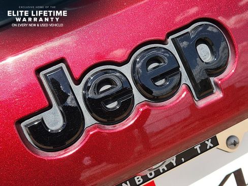 Used 2021 Jeep Grand Cherokee Laredo X RWD image 10