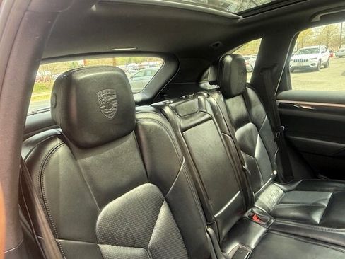 Used 2017 Porsche Cayenne Platinum Edition image 20