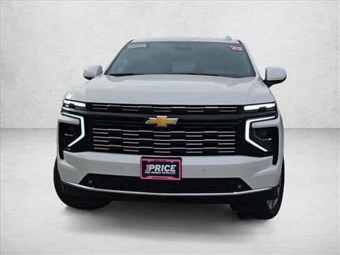 Used 2025 Chevrolet Tahoe High Country image 2