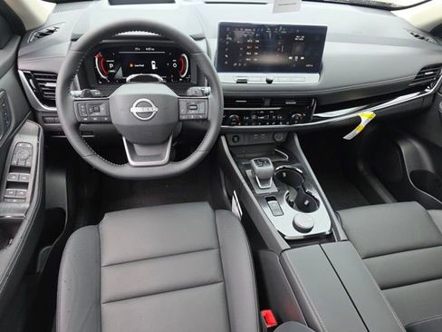 New 2025 Nissan Rogue SL w/ Tech Package image 3