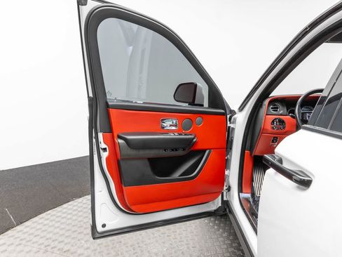 Certified 2020 Rolls-Royce Cullinan AWD/4WD image 26