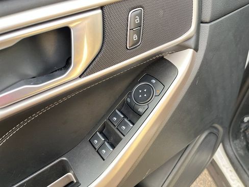 Used 2023 Ford Explorer XLT w/ Equipment Group 202A image 11