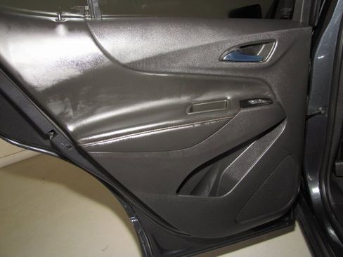 Used 2022 Chevrolet Equinox Premier image 13