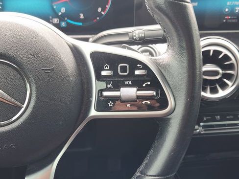 Used 2021 Mercedes-Benz GLB 250 image 28