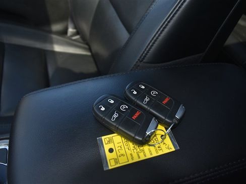 Used 2022 Jeep Grand Cherokee Limited w/ Tech Group image 22