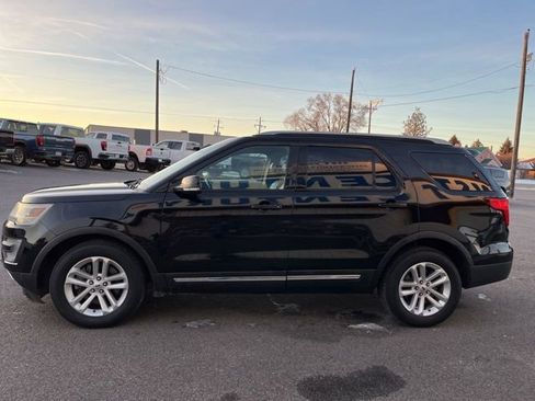 Used 2016 Ford Explorer XLT w/ Equipment Group 202A image 12