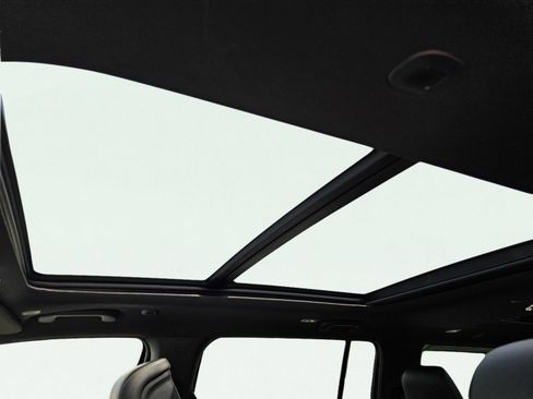 New 2026 Jeep Grand Wagoneer 2WD image 19
