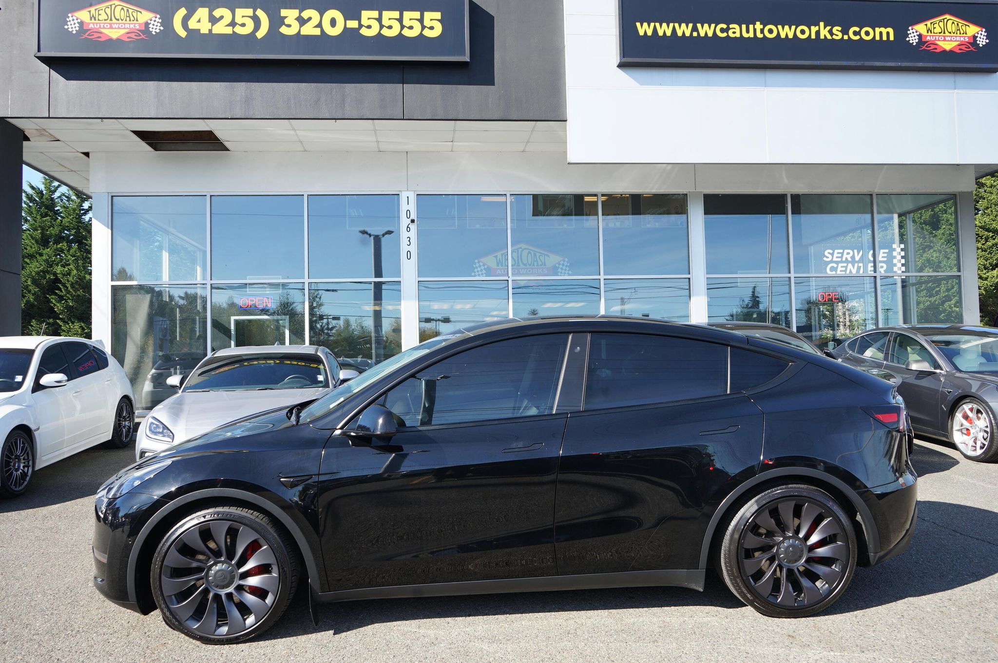Used 2022 Tesla Model Y Performance AWD/4WD image 2