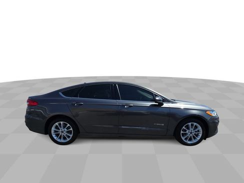 Used 2019 Ford Fusion SE FWD image 9