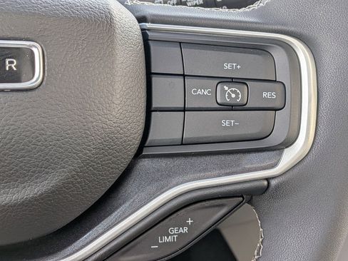 Used 2022 Jeep Wagoneer Series I w/ Premium Group I image 31