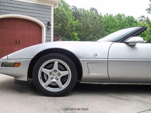 Used 1996 Chevrolet Corvette Convertible RWD image 4