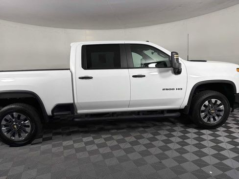 Used 2023 Chevrolet Silverado 2500 Custom w/ Custom Value Package AWD/4WD image 8