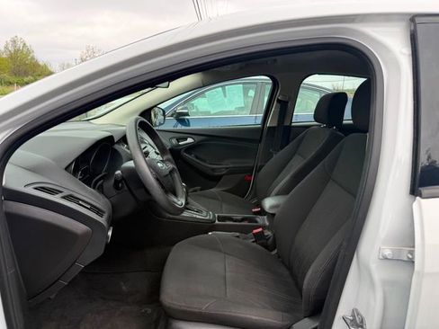 Used 2016 Ford Focus SE FWD image 7