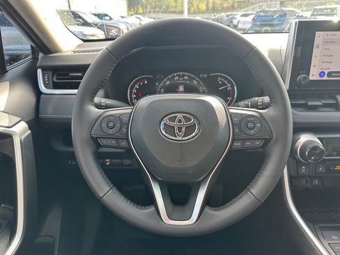 Used 2025 Toyota RAV4 XLE w/ Convenience Package image 19