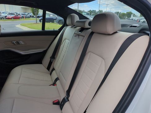 Certified 2022 BMW 330i xDrive Sedan w/ Premium Package 2 AWD/4WD image 30