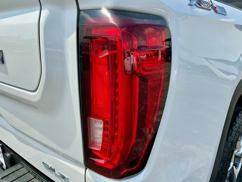 Used 2021 GMC Sierra 1500 SLT AWD/4WD image 15