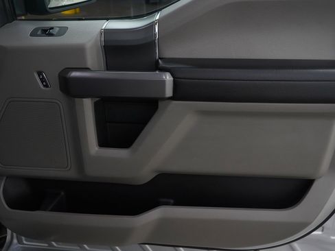 Used 2019 Ford F150 XLT w/ Equipment Group 302A Luxury AWD/4WD image 12