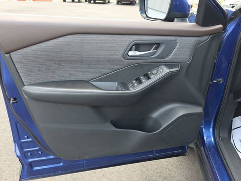 Used 2023 Nissan Rogue SV AWD/4WD image 11