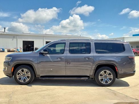 Used 2024 Jeep Wagoneer L 4WD w/ Premium Group I image 3