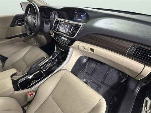 Used 2017 Honda Accord EX-L image 34