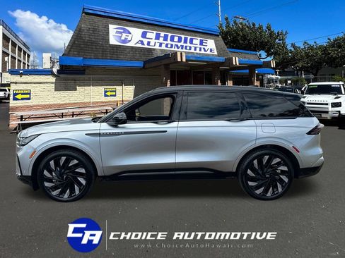 Used 2024 Lincoln Nautilus Reserve w/ Equipment Group 202A AWD/4WD image 3