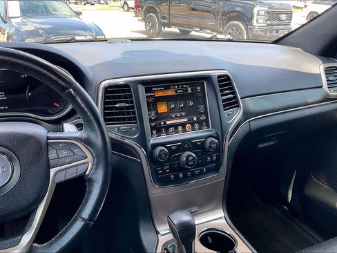 Used 2017 Jeep Grand Cherokee Limited w/ Luxury Group II RWD image 9