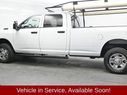 Used 2024 RAM 2500 Tradesman w/ Chrome Appearance Group AWD/4WD image 4