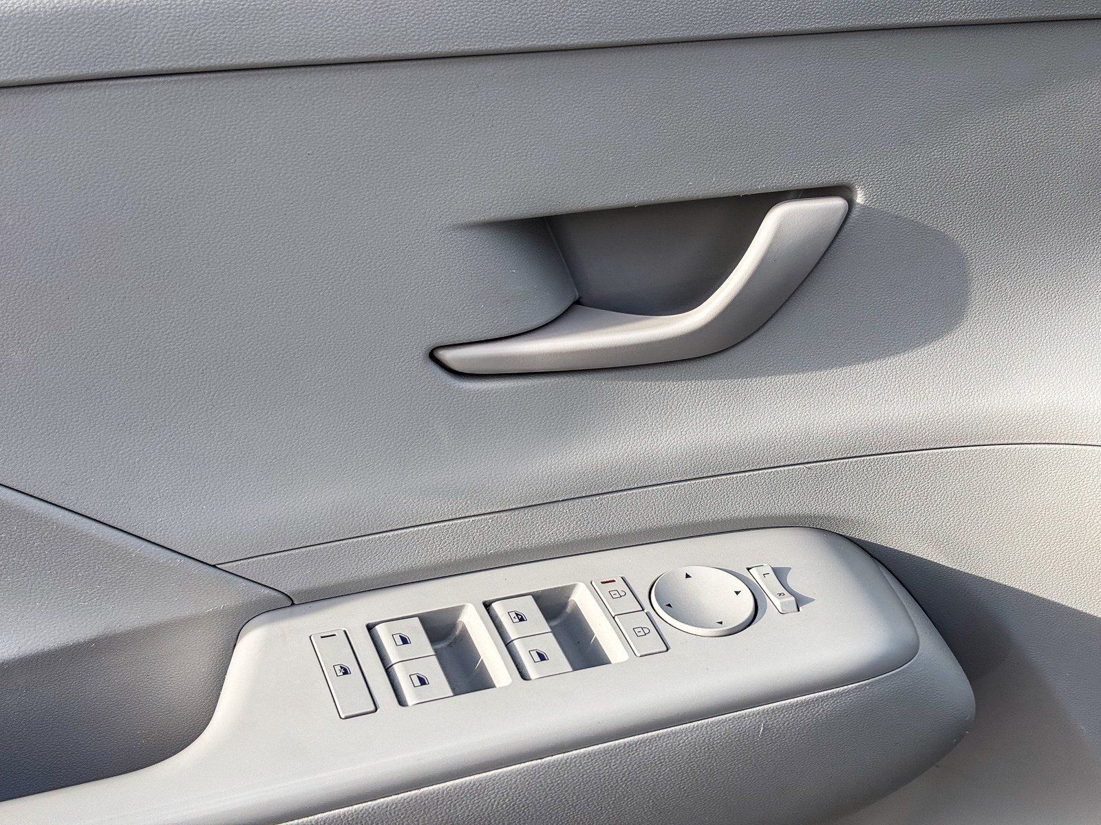 Used 2024 Hyundai Kona SEL FWD image 22